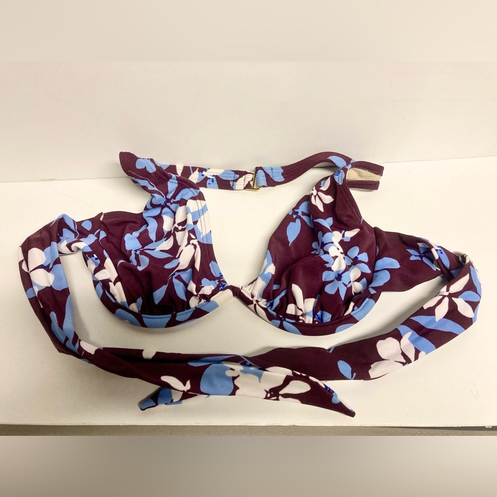 Victorias Secret 34 DD Underwire Halter Tie Back Swim Top. Purple Blue Flowers.